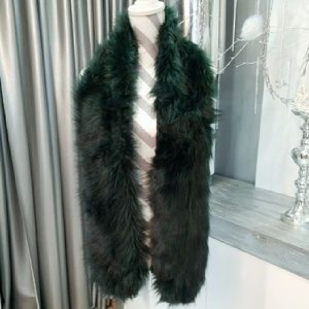 GREEN FAUX FUR SCARF - Picture 2 of 4